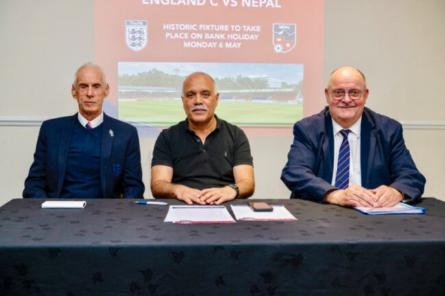 नेपाली राष्ट्रिय फुटबल टोली इंग्ल्यान्ड ‘सी’ सँग खेल्दै