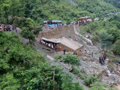 त्रिशूली नदीमा बगेका बसमा ७ भारतीय नागरिक रहेका खुलासा